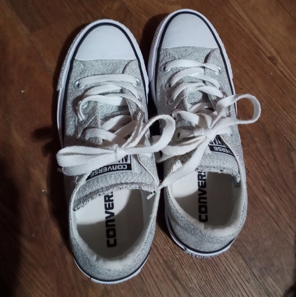 Converse - Picture 2 of 3